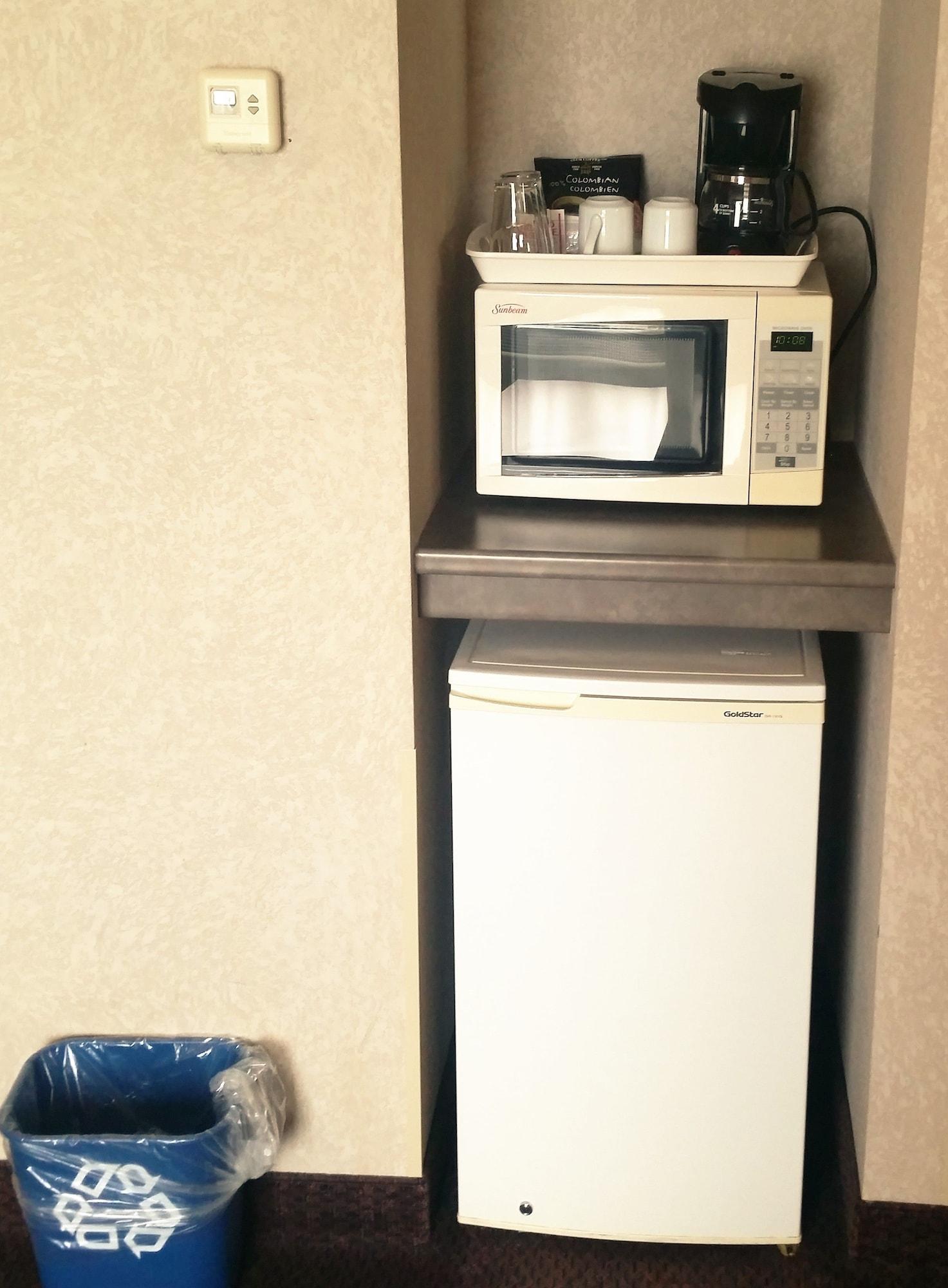 Days Inn By Wyndham Ottawa Airport Εξωτερικό φωτογραφία
