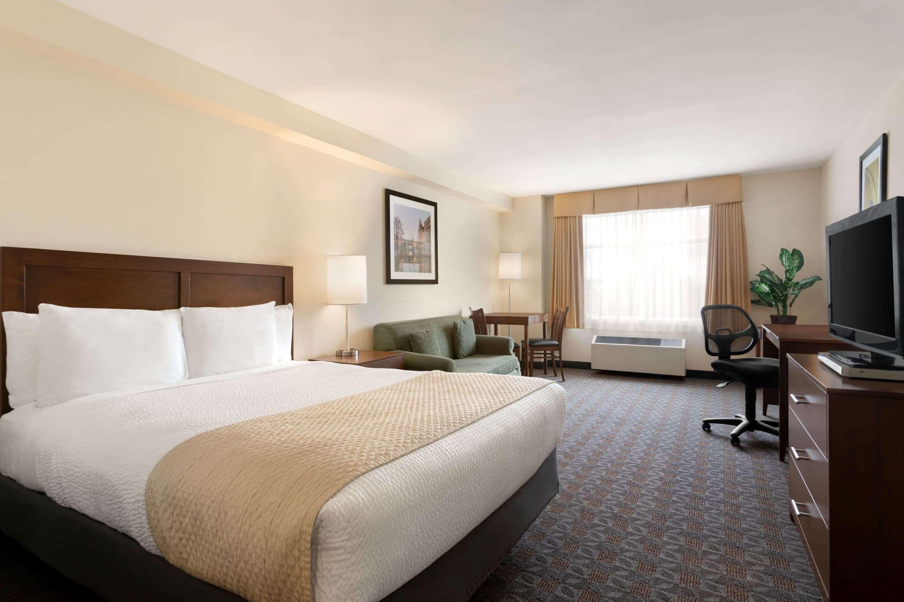Days Inn By Wyndham Ottawa Airport Εξωτερικό φωτογραφία