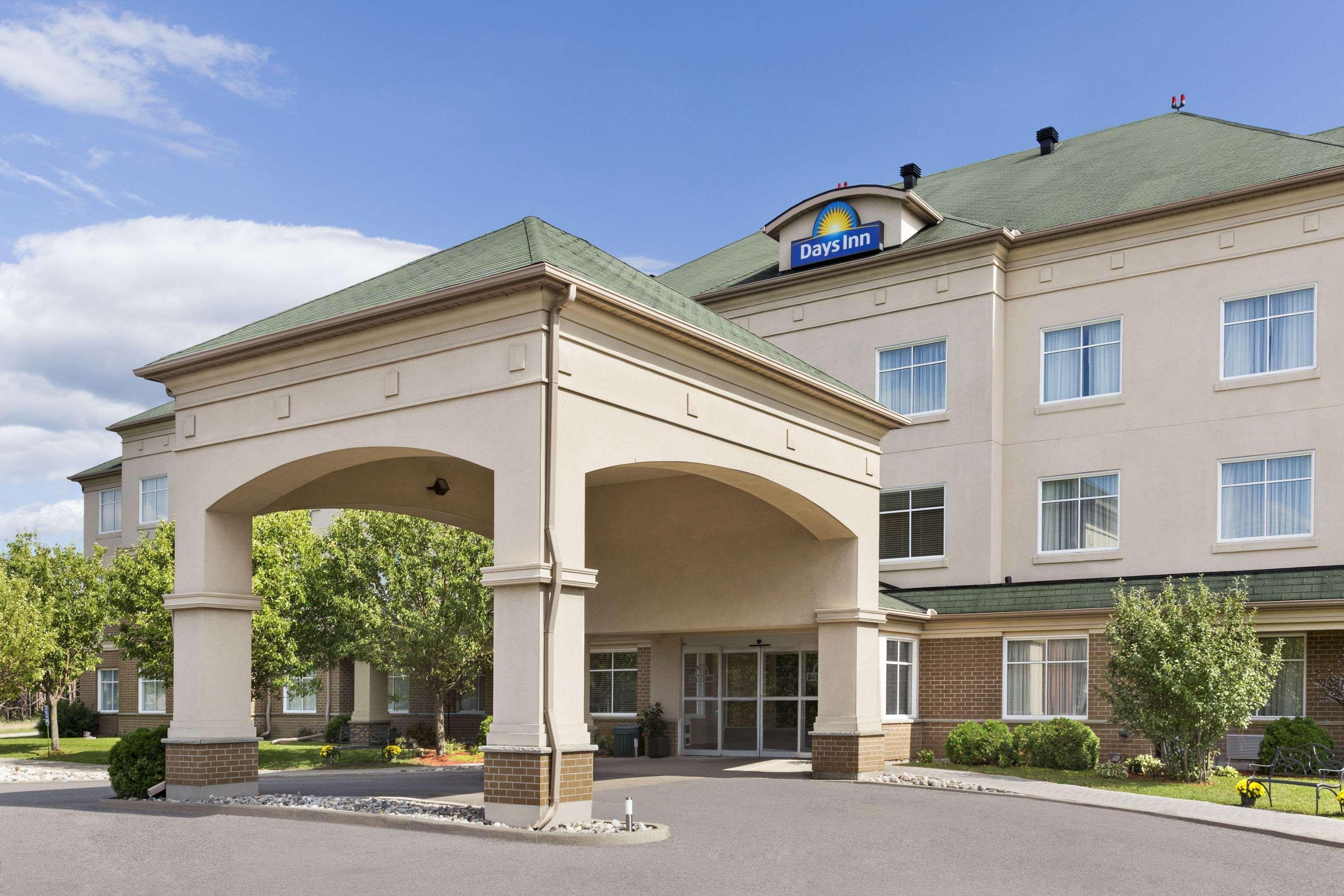 Days Inn By Wyndham Ottawa Airport Εξωτερικό φωτογραφία