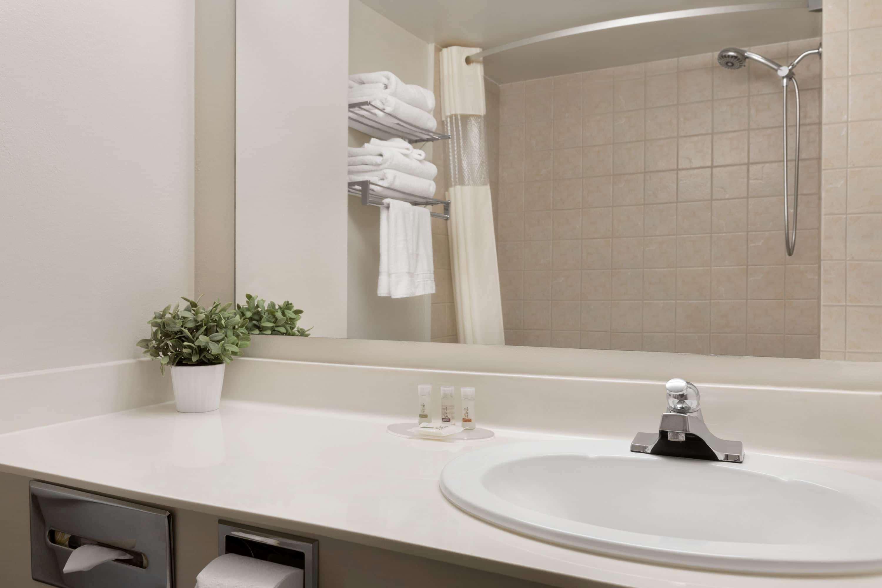 Days Inn By Wyndham Ottawa Airport Εξωτερικό φωτογραφία