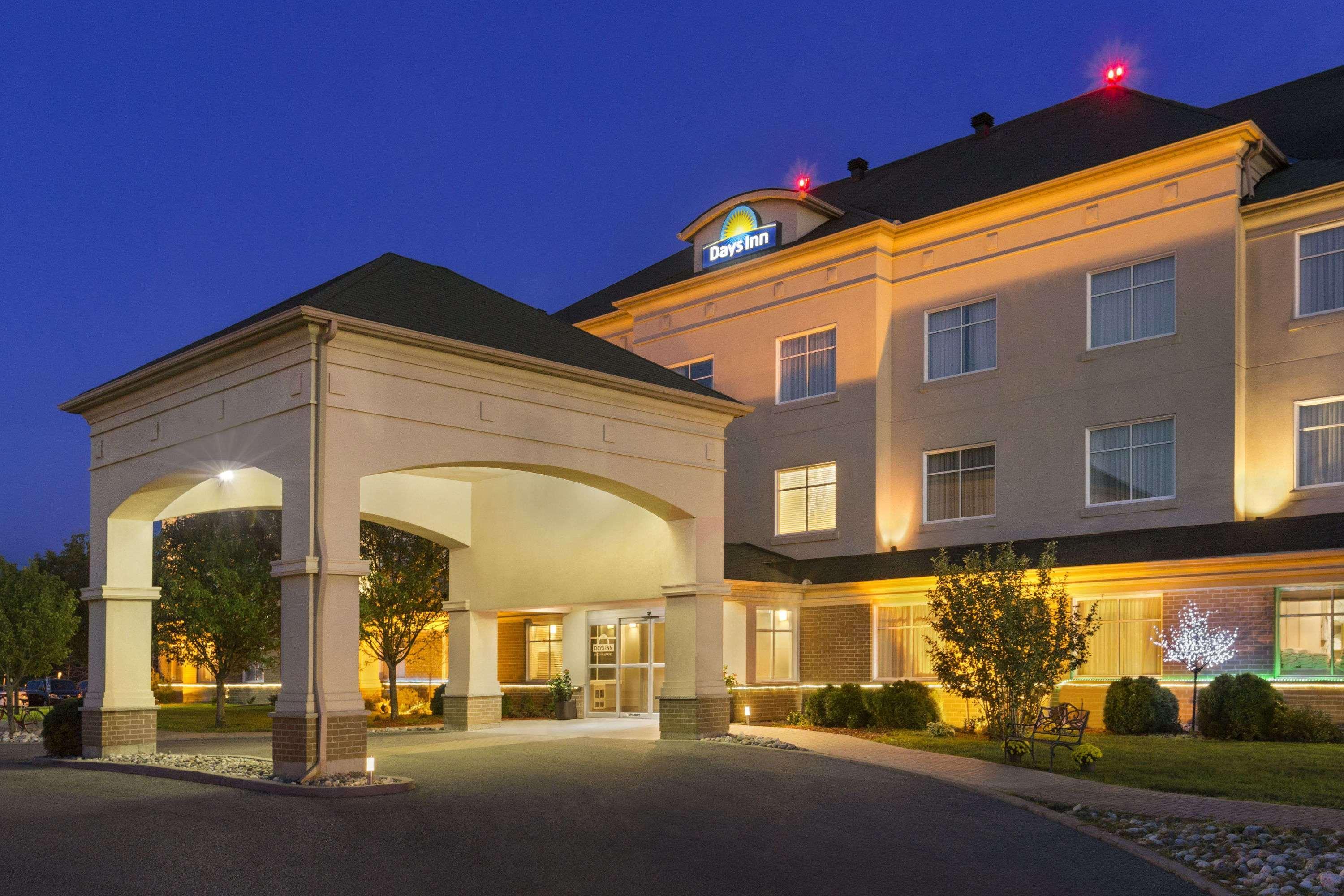 Days Inn By Wyndham Ottawa Airport Εξωτερικό φωτογραφία