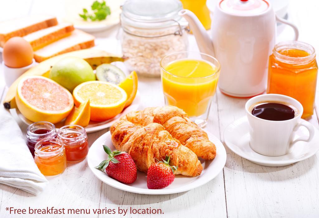 Days Inn By Wyndham Ottawa Airport Εξωτερικό φωτογραφία