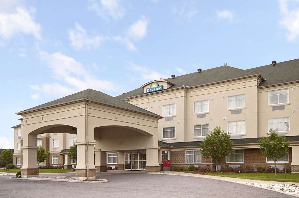 Days Inn By Wyndham Ottawa Airport Εξωτερικό φωτογραφία