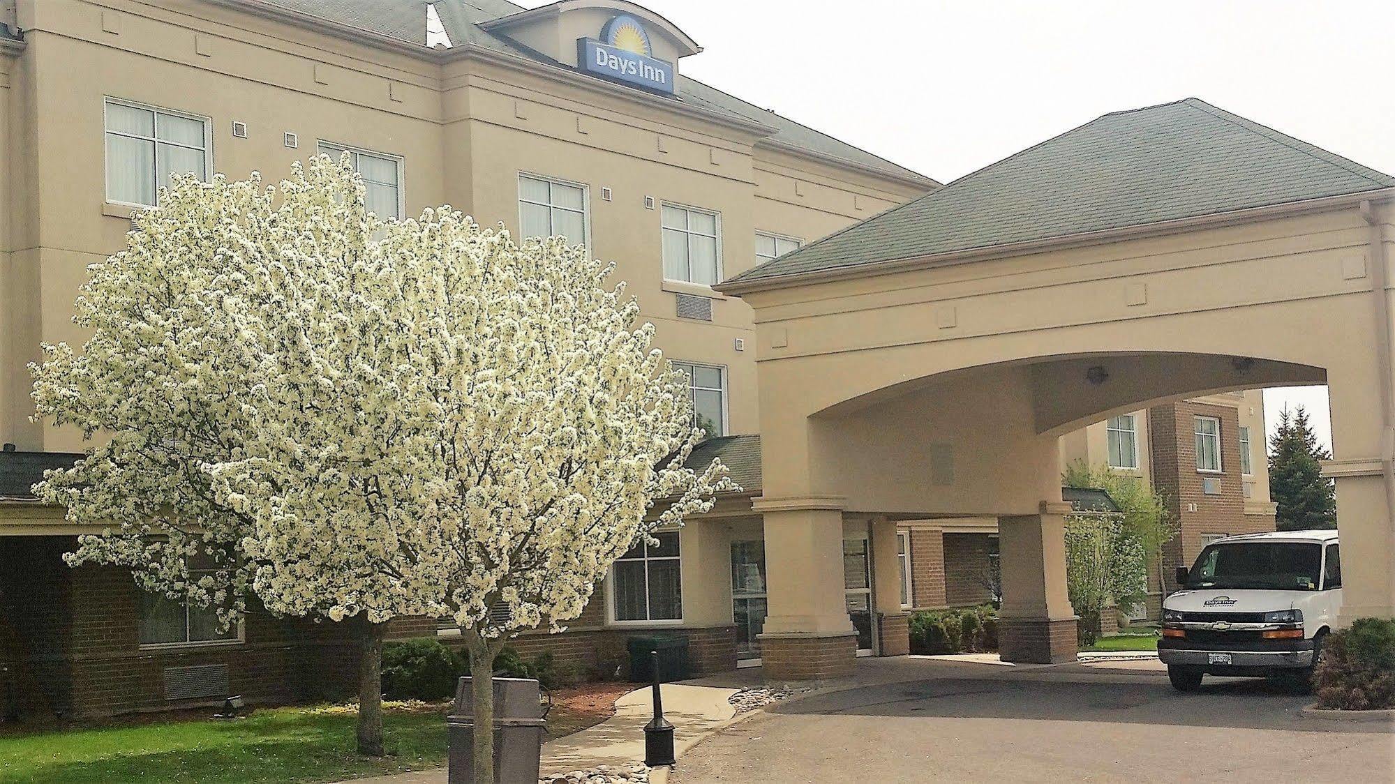 Days Inn By Wyndham Ottawa Airport Εξωτερικό φωτογραφία