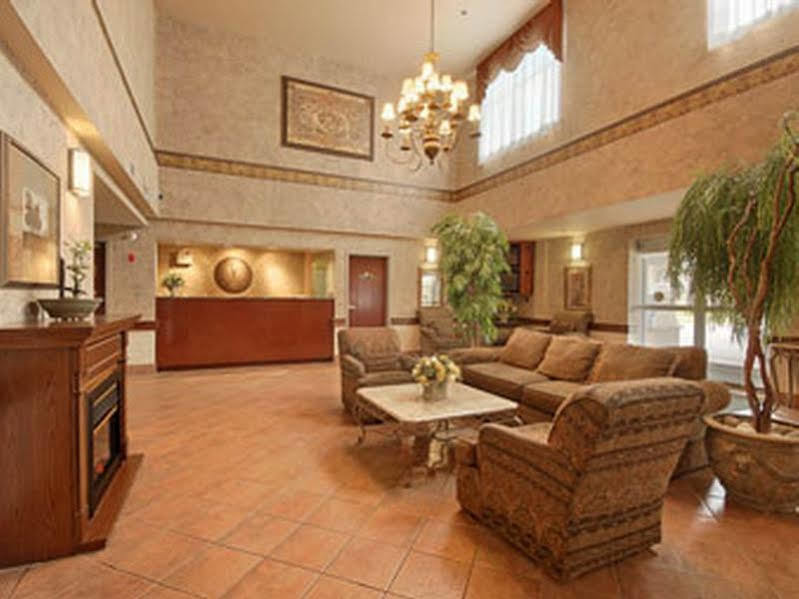 Days Inn By Wyndham Ottawa Airport Εξωτερικό φωτογραφία