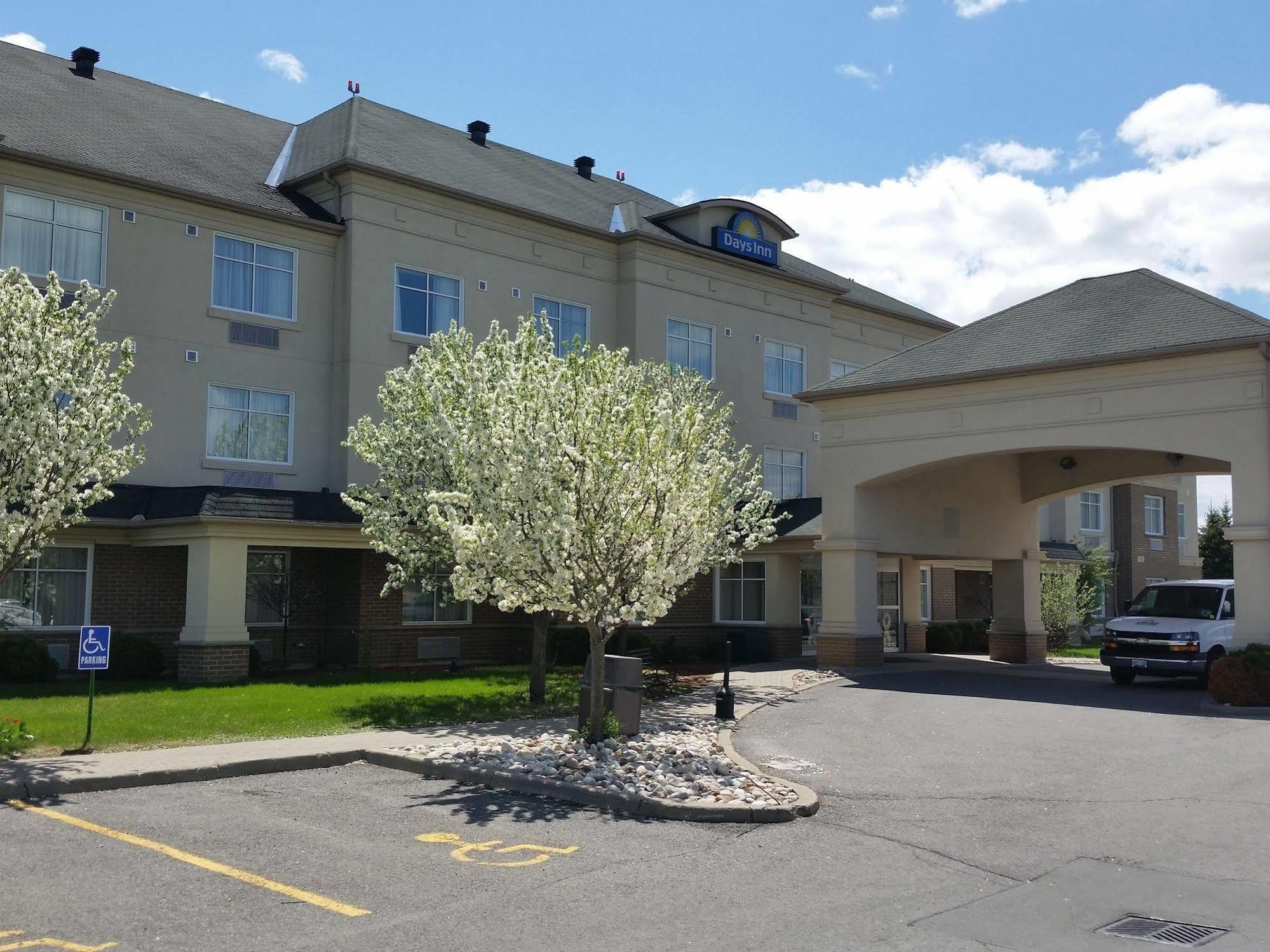 Days Inn By Wyndham Ottawa Airport Εξωτερικό φωτογραφία